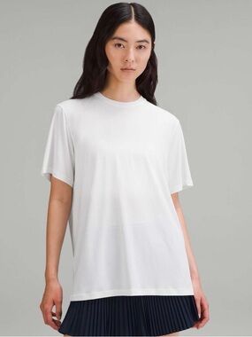 Lululemon Jersey Training Short-Sleeve Shirt
Primer